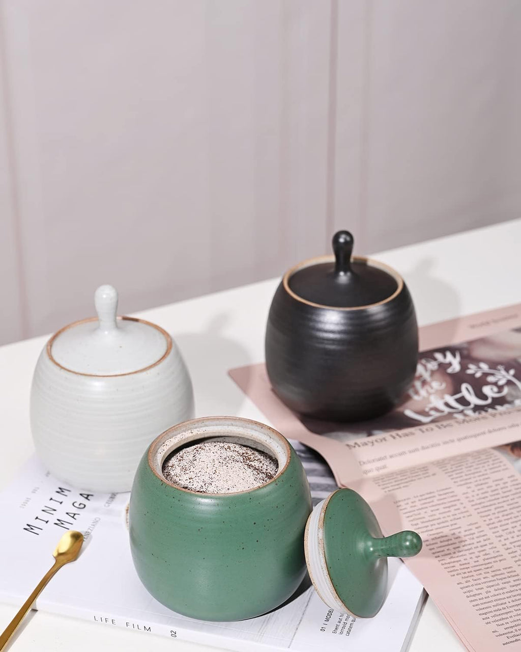 Retro Kitchen Canisters Ceramic Food Storage Jar Roud Shape with Silicone Airtight Lid for Tea, Coffee, Nuts, Herb, Spice, Sugar (Green)
