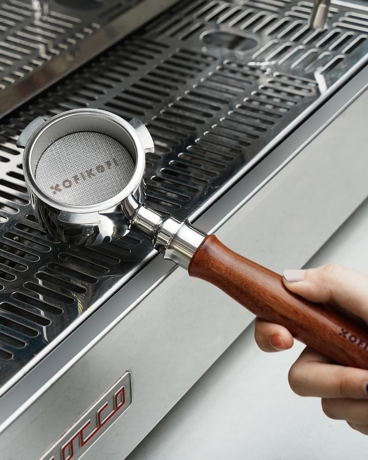 58mm Bottomless Portafilter 2 Ears For E61, Flair 58, ECM, Rocket, Sanremo, Synesso, Slayer, VBM Espresso Machine, Bottomless Naked Portafilter with 18g Filter Basket and Puck Screen - Rosewood