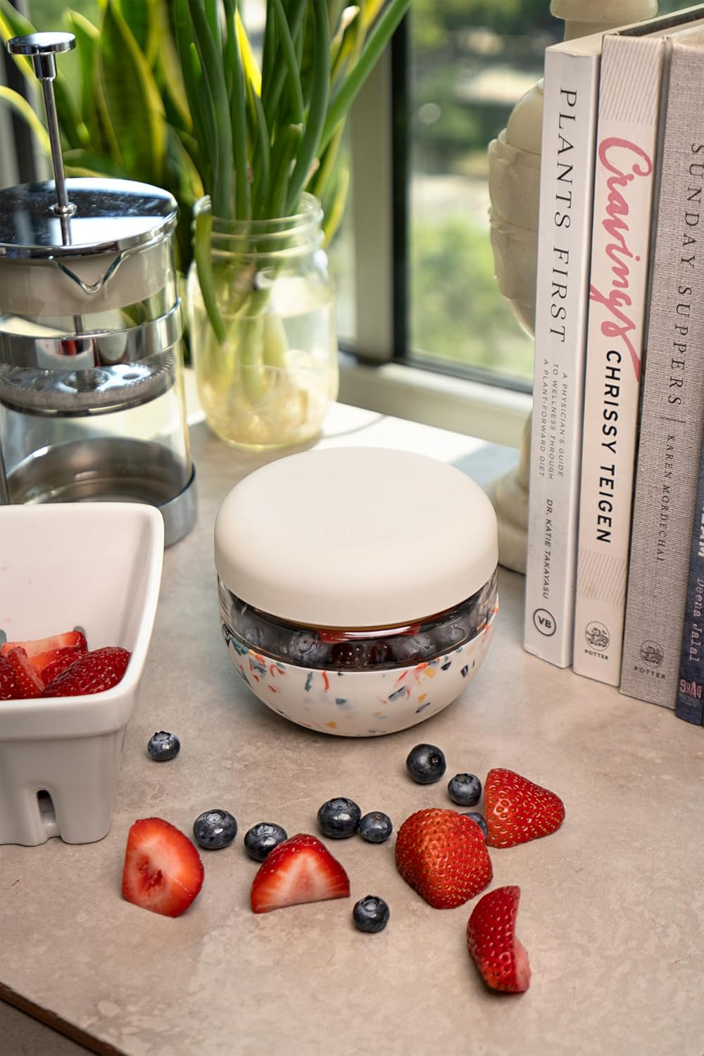 W&P Porter Seal Tight Glass Food Storage Container with Lid, Terrazzo Cream 16oz, Leak & Spill Proof Meal Prep Container, Microwave & Dishwasher Safe, Borosilicate Glass