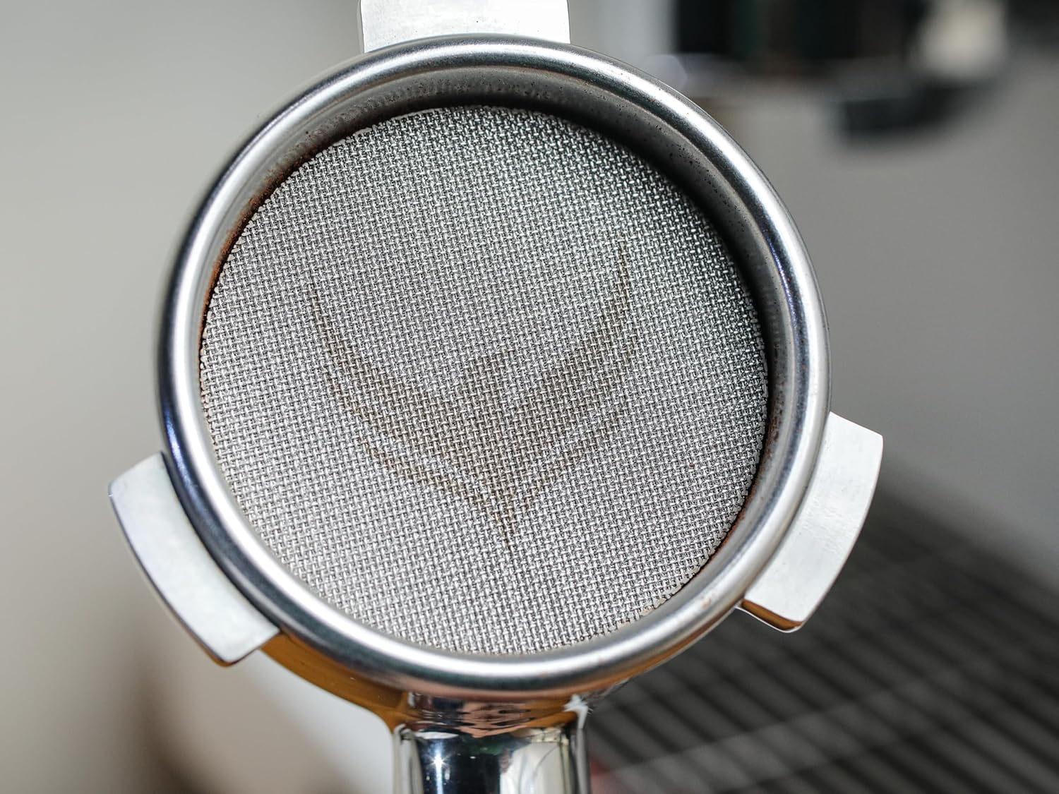 Breville Espresso Accessories Kit 54mm Bottomless Portafilter, Auto-Level Tamper, Coffee Distributor, Dosing Funnel with Puck Screen & Wooden Tamping Station