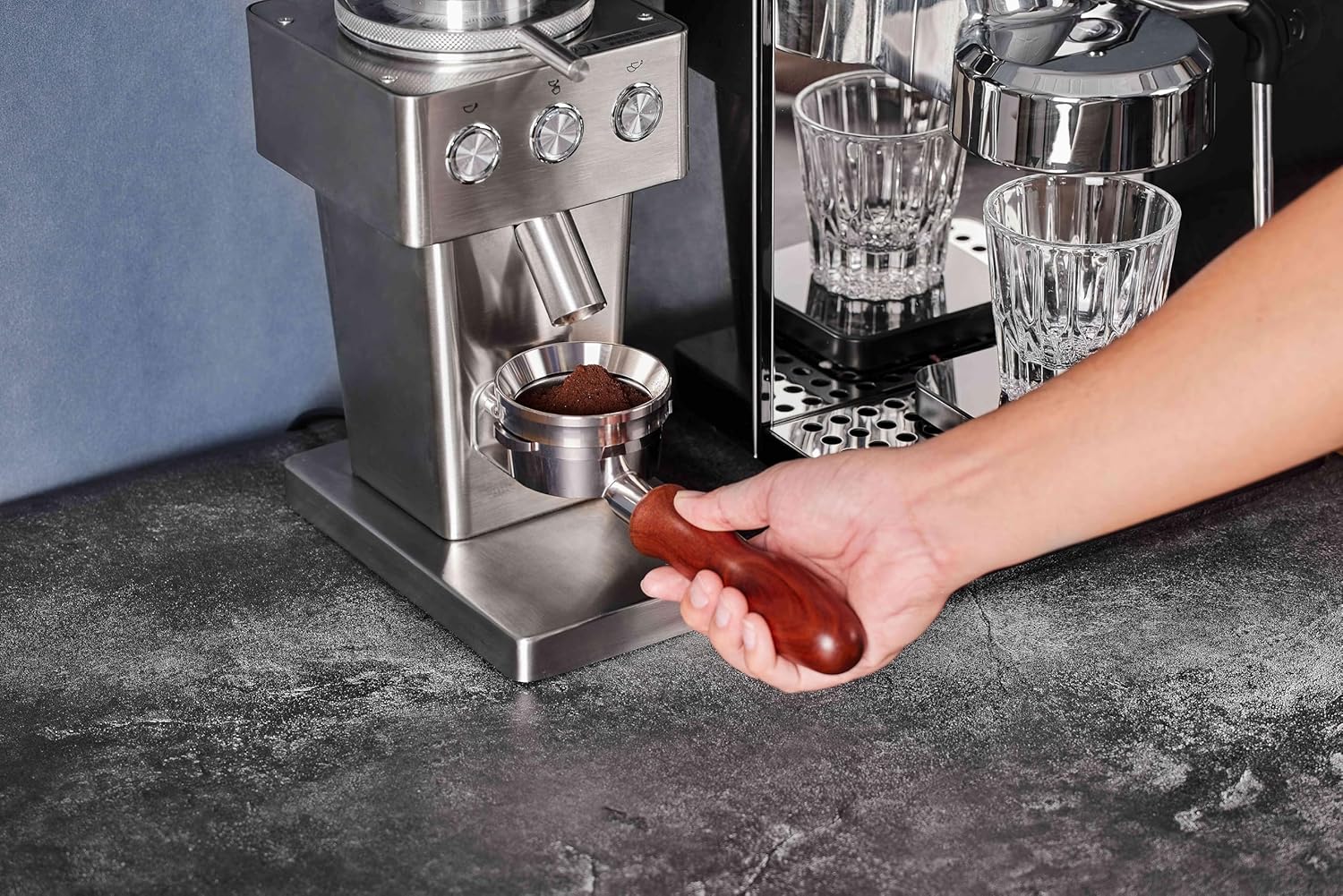 58mm 2 ears Bottomless Portafilter for E61, Flair 58, ECM, Rocket, Sanremo, Synesso, Slayer, VBM Espresso Machine Accessories Made of Stainless Steel and Solid wood